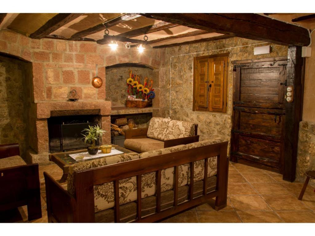 Masia Los Camineros Cella Exterior photo